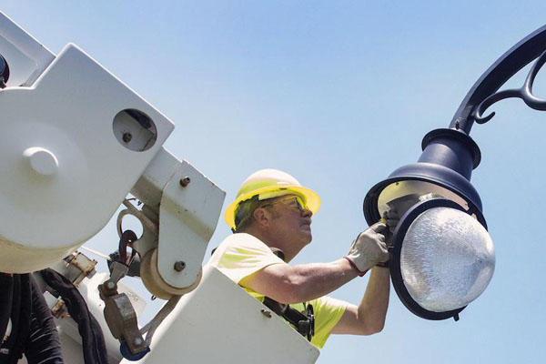 Operations Changing a Street Light